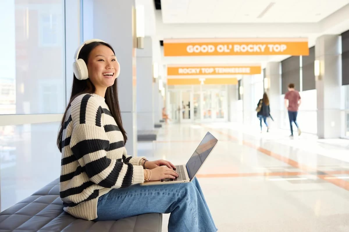 University of Tennessee — The Vol Edge, photograph 12 of 14